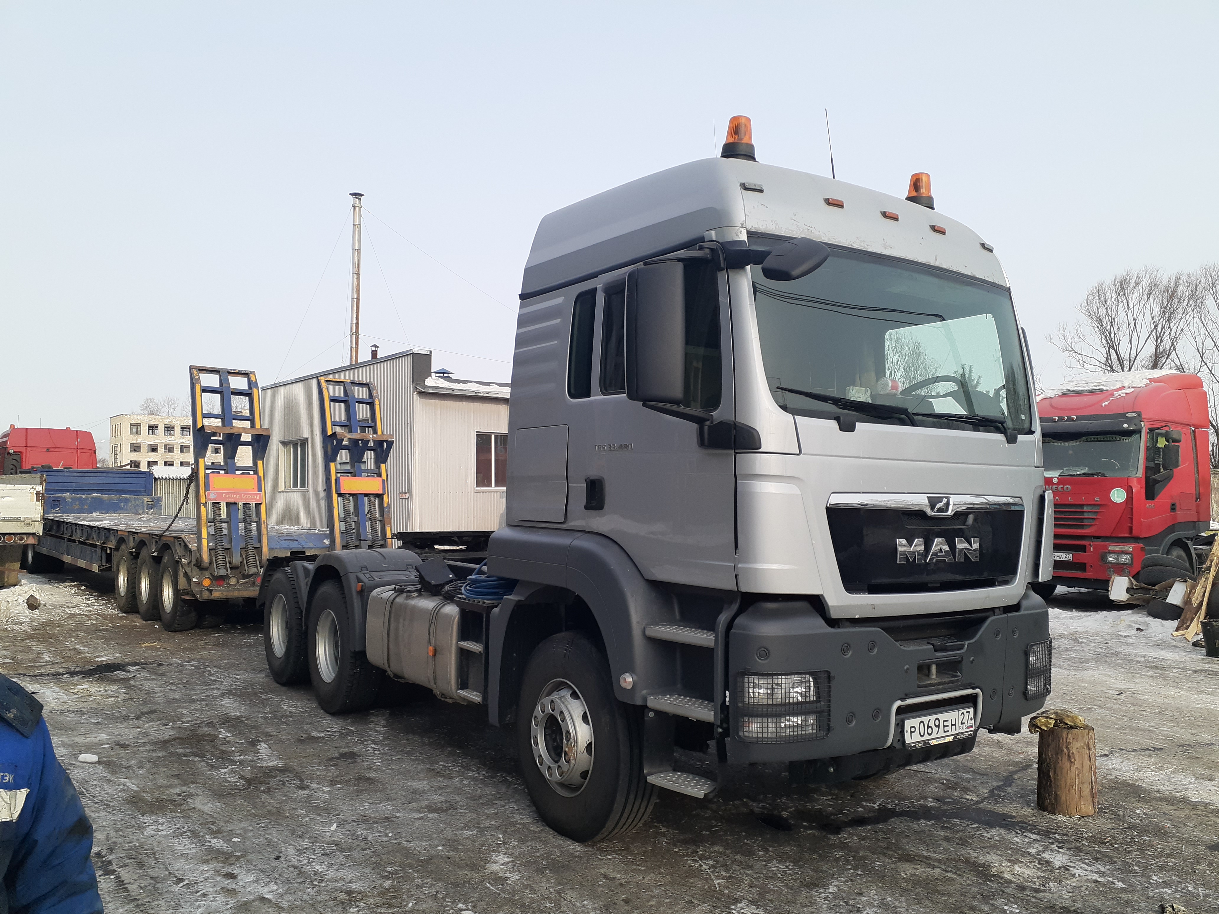 MAN TGA 6x4 с низкорамным тралом